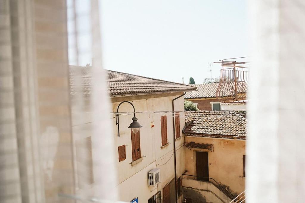 Casa Vacanze L'Angolo Fiorito Bettolle Esterno foto