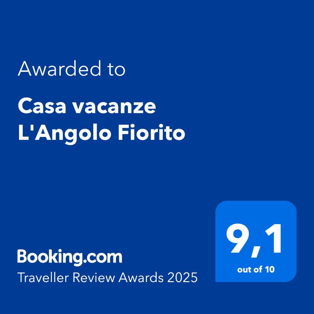 Casa Vacanze L'Angolo Fiorito Bettolle Esterno foto